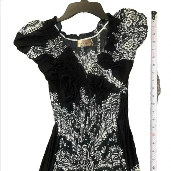 COPY - Beautiful V-Neck Floral Print, Black & White Maxi Dress - Picture 5 of 6